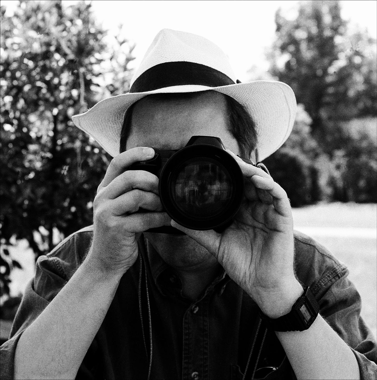 Wajda poza planem. Fotografie Czesława Czaplińskiego przed Pałacem Kultury i Nauki